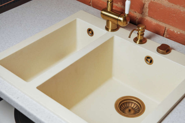 OM-01зол.jpg